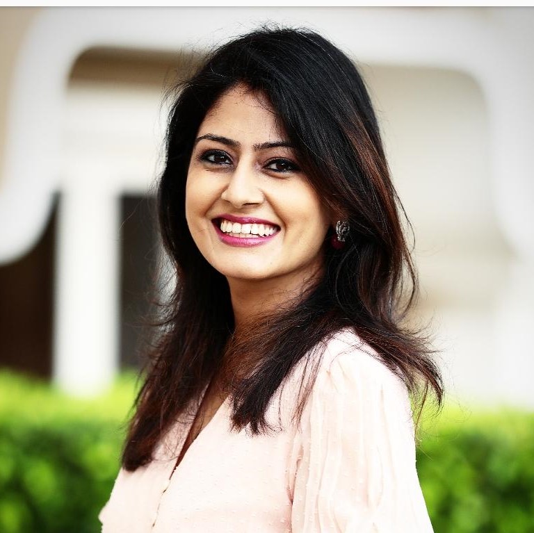 Aabha Bakaya, <span>Consultant Anchor, ET NOW</span>